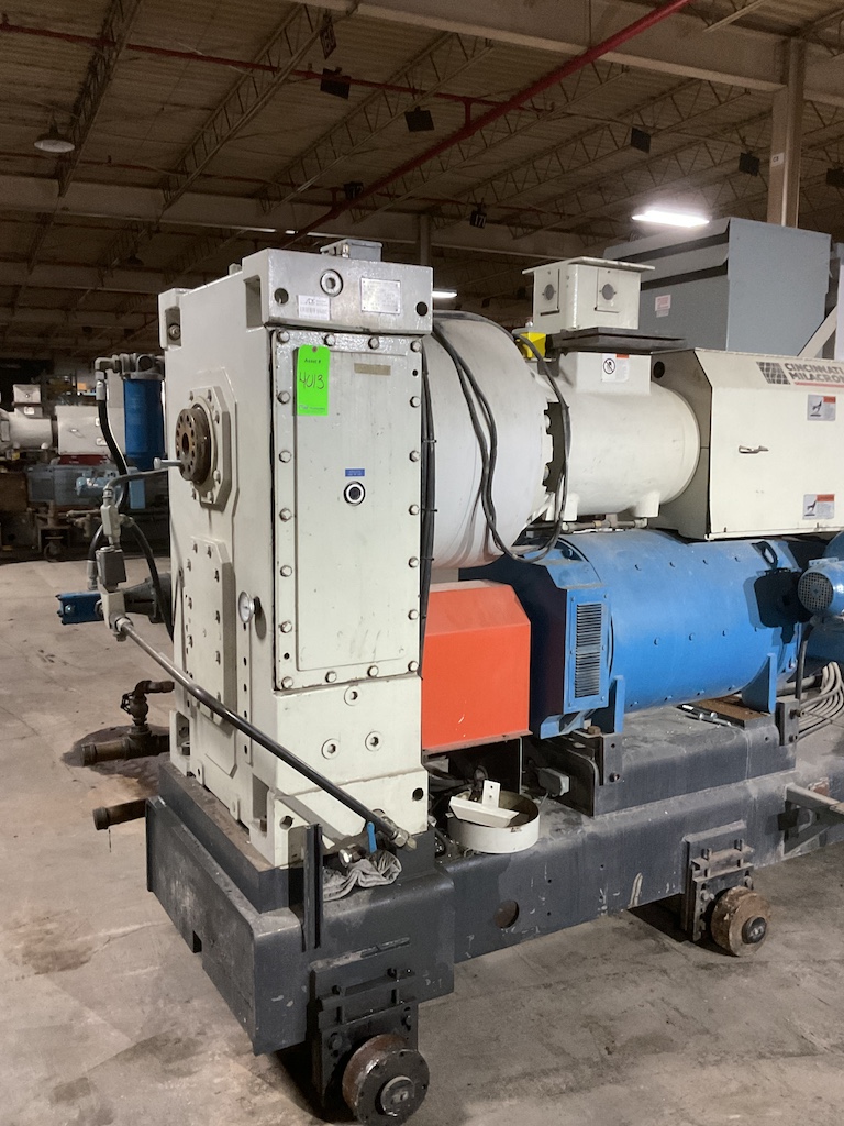 2005 Milacron PAK 600 6'' Extruder - Image 4